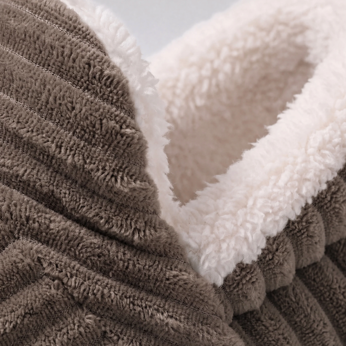 PLUFEET SLIPPERS BROWN